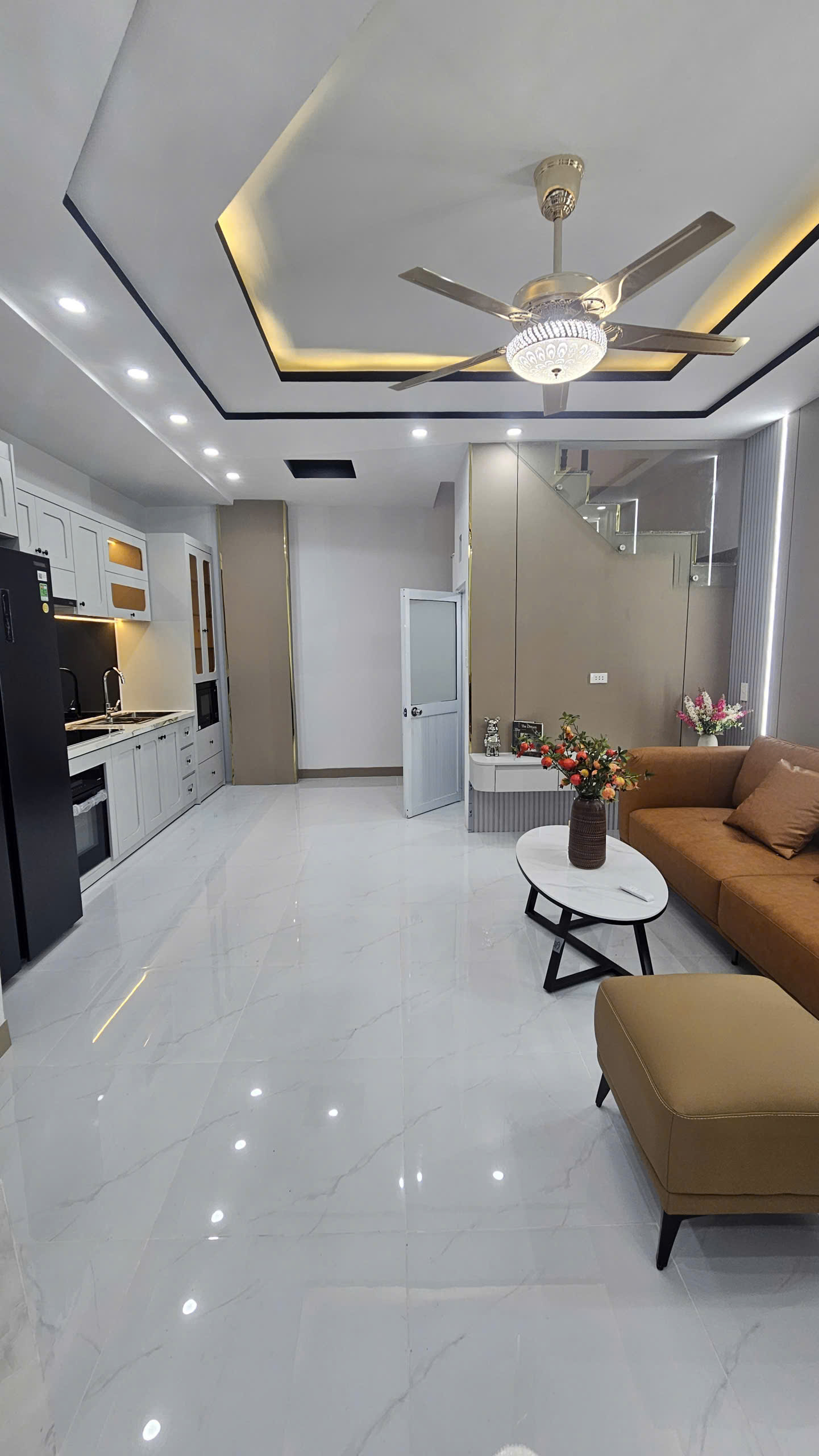 NHÀ HIẾM MẶT TIỀN HẺM KINH DOANG BUÔN BÁN SỔ HỒNG RIÊNG.