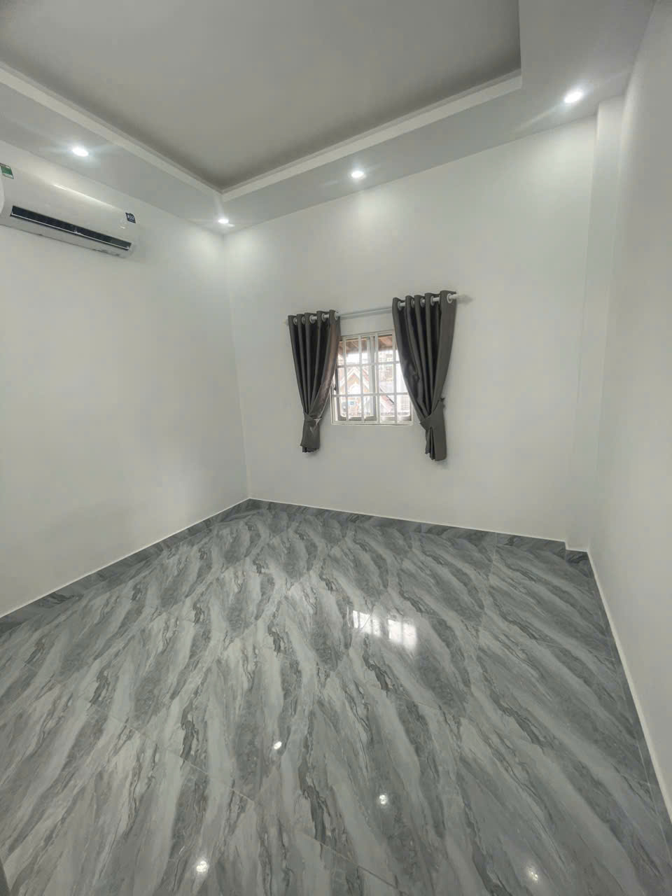 Nhà phố mặt tiền hẻm nhà 3 tậng tặng nội thất vào ở liền ở huỳnh tấn phát nhà bè.