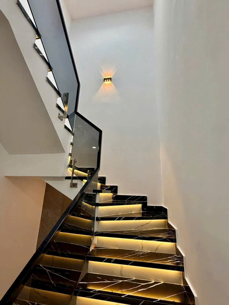 NHÀ XÂY MỚI 100% THIẾT KẾ 3 LẦU ĐƯỜNG HUỲNH TẤN PHÁT ,NHÀ BÈ.