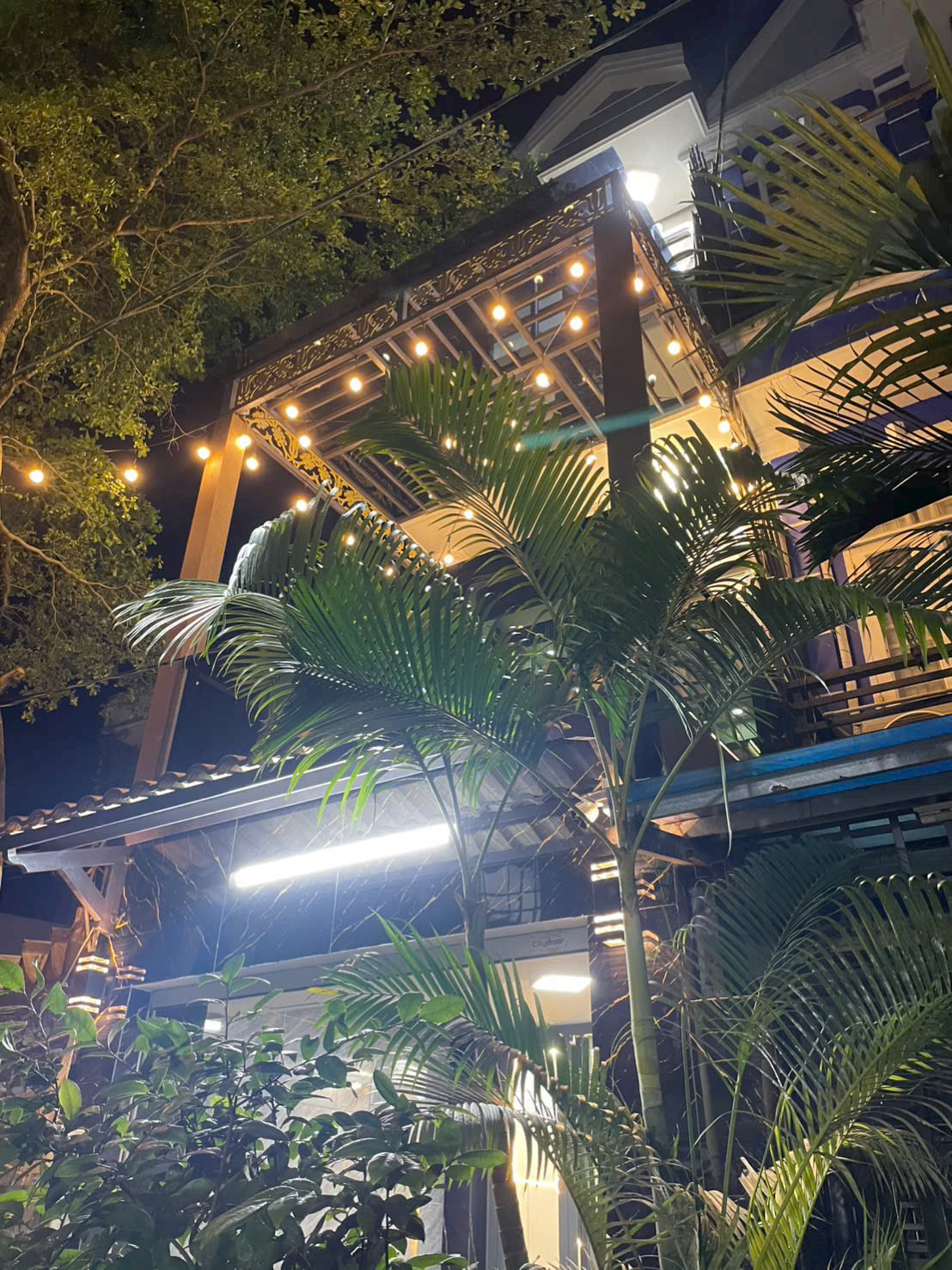 Nhà mặt tiền hẻm thông 8m, lê văn nhà bè 3 tầng vào ở liền.