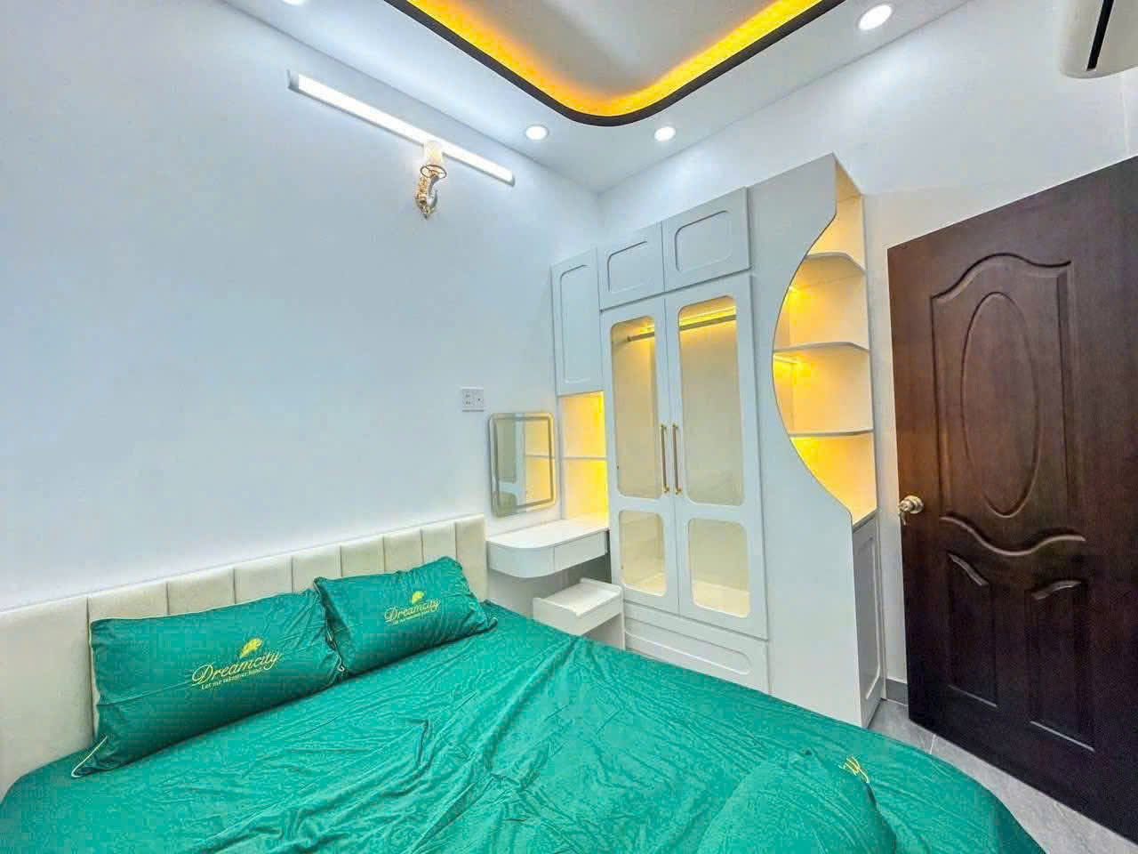 Nhà Trệt gồm 3 phòng ngủ 4 x 19m2. phun nội thất cao cấp vị huỳnh tấn phát , nhà bè.