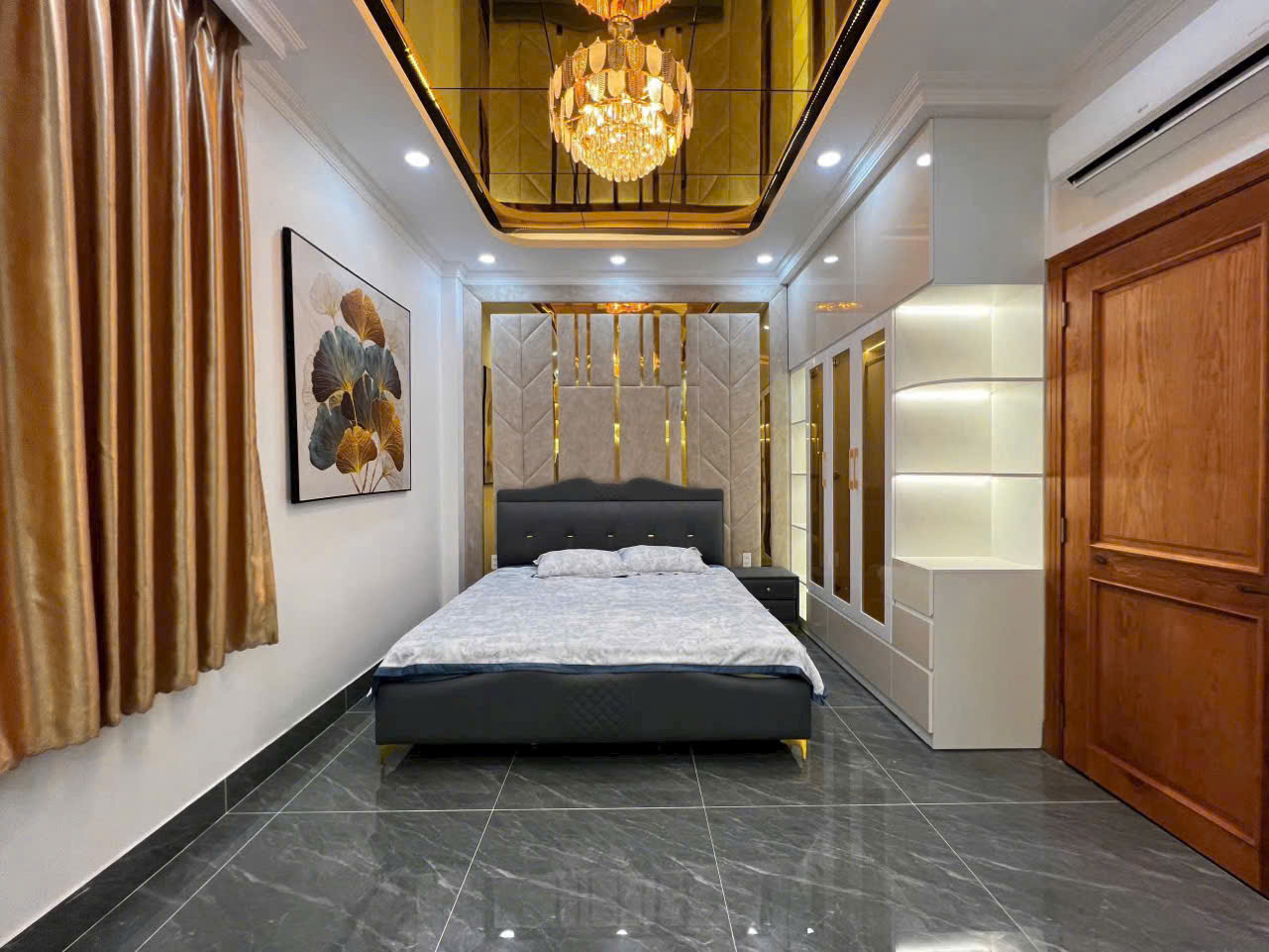 Nhà mặt tiền đường phố quận 7 nhà có thang máy phun nội thất.