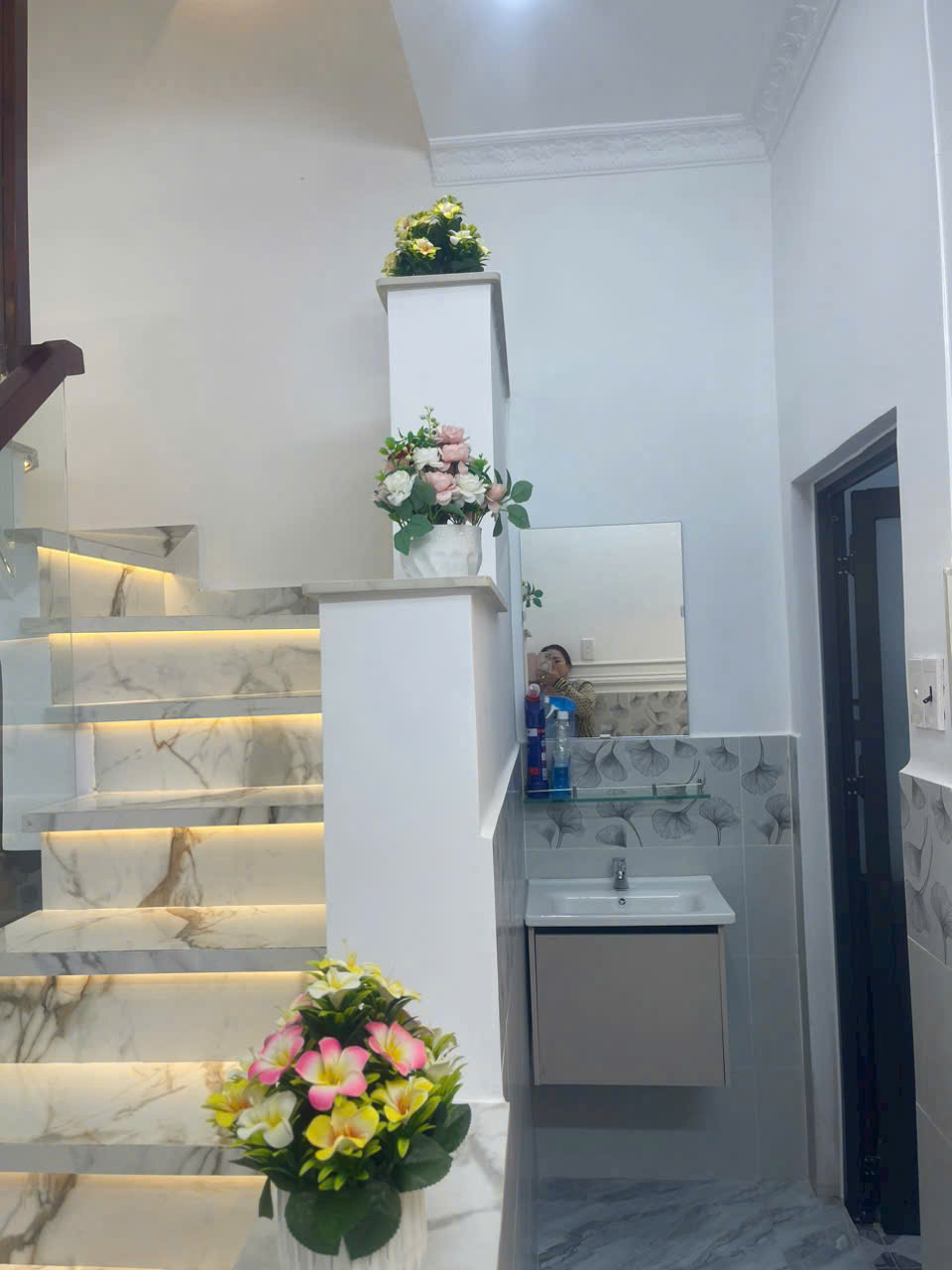 Nhà phố mặt tiền hẻm nhà 3 tậng tặng nội thất vào ở liền ở huỳnh tấn phát nhà bè.