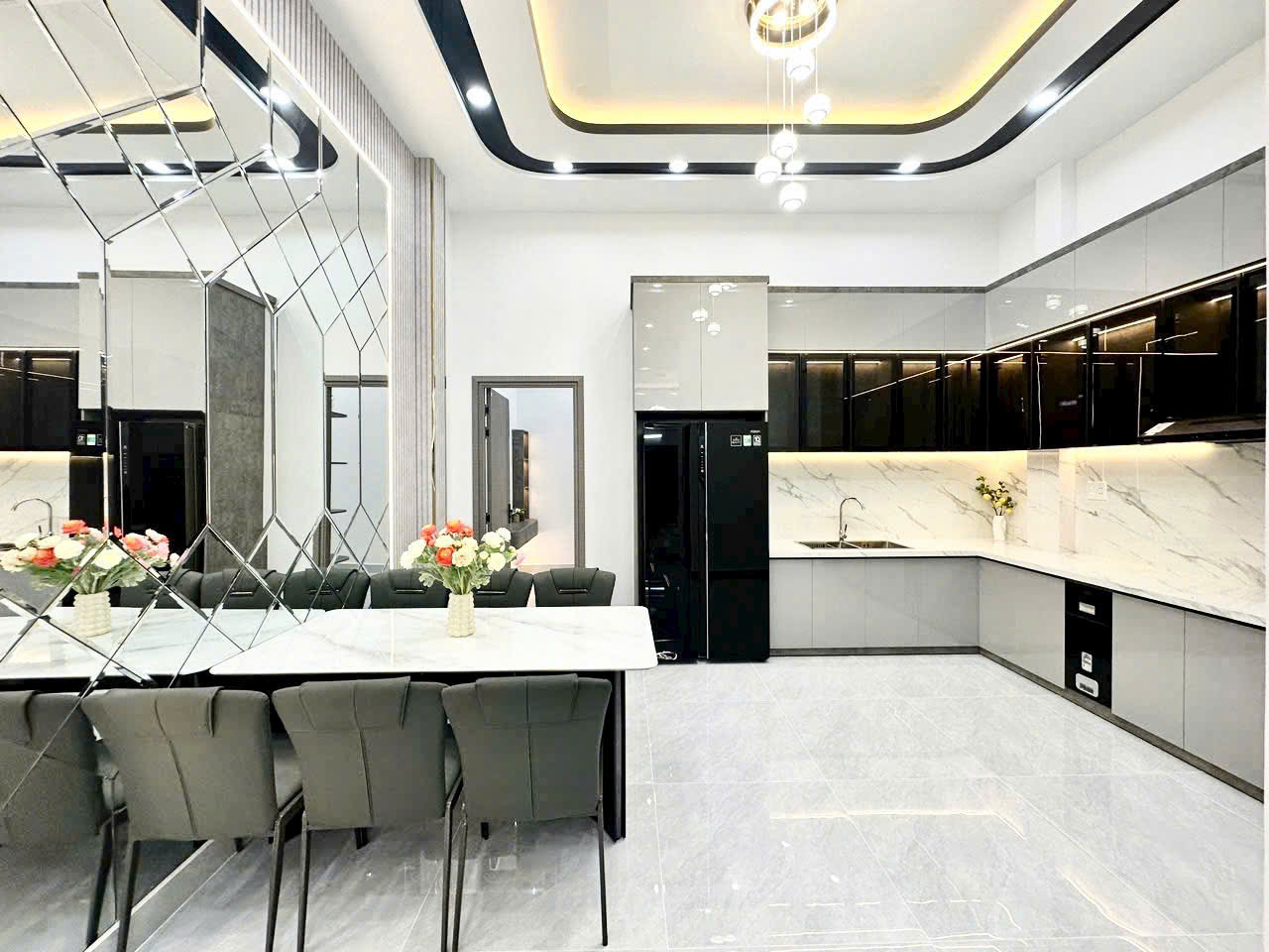 Nhà phố có phòng ngủ tầng trệt cho người lớn tuổi tại huỳnh tấn phát , nhà bè.