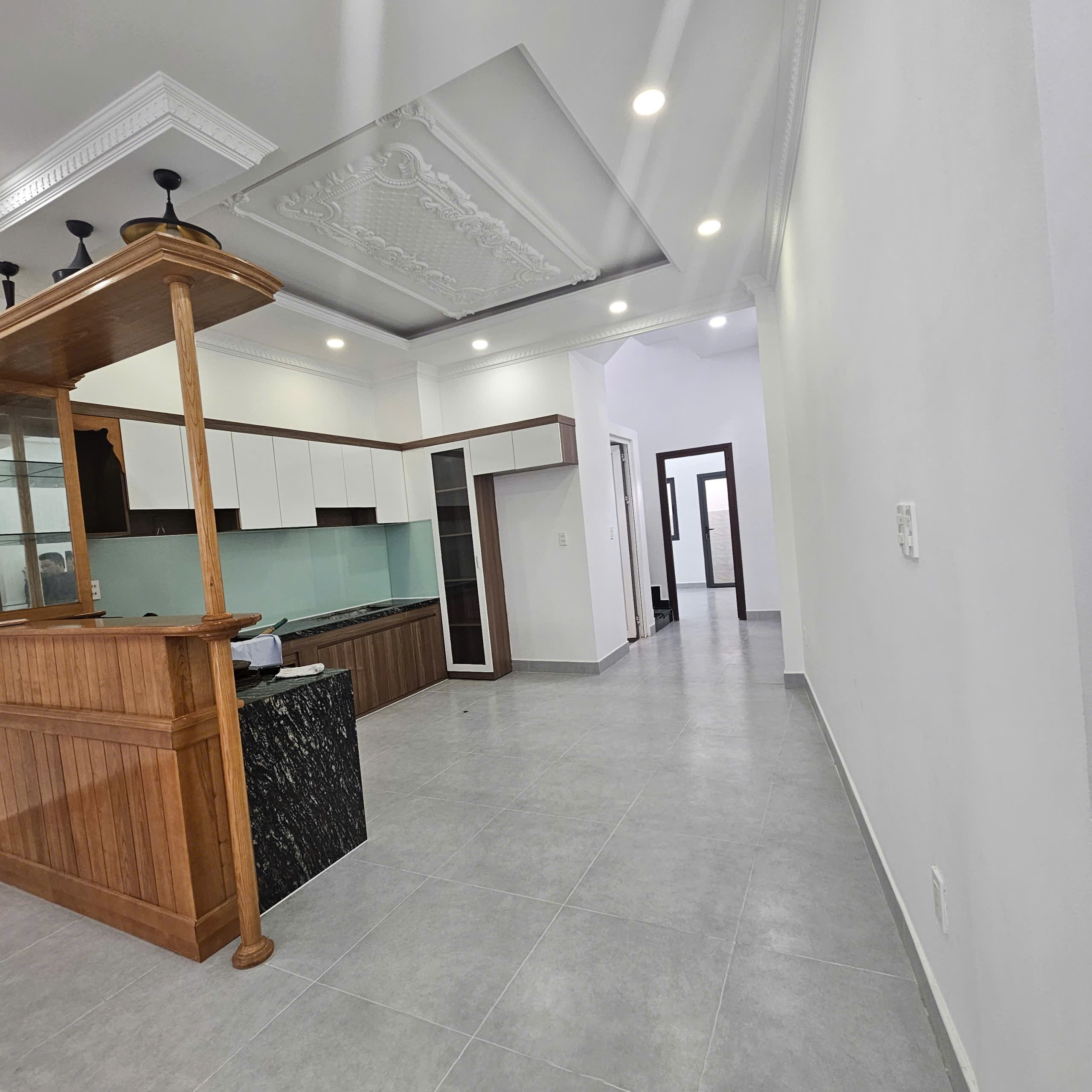 Nhà Đào Tông Nguyên , nhà bè 6 x 20M,4 tầng gồm 7 phòng ngủ.