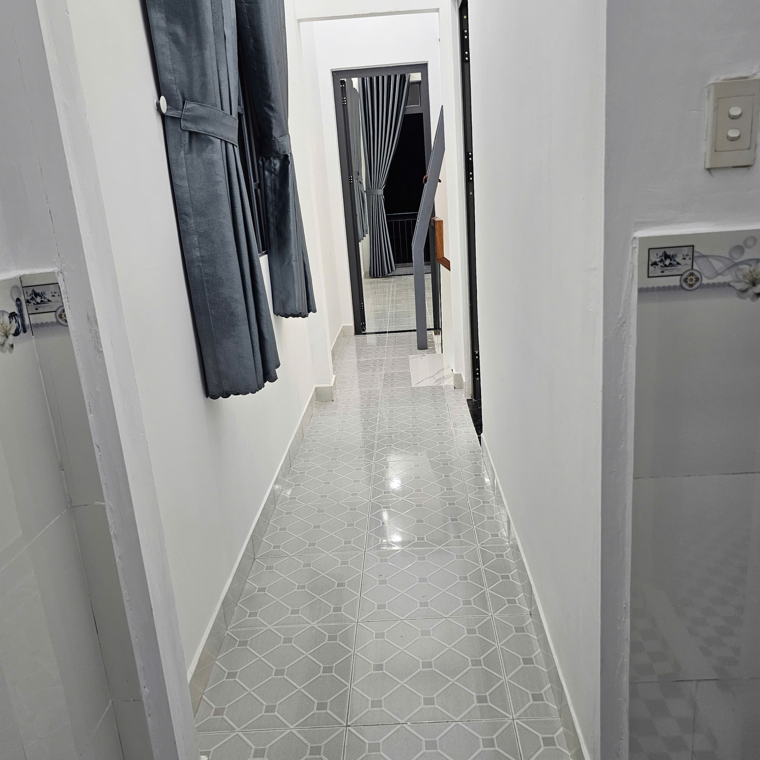 Nhà vị tí gần đường huỳnh tấn phát nhà bè,sân rộng rãi giá 3,980.